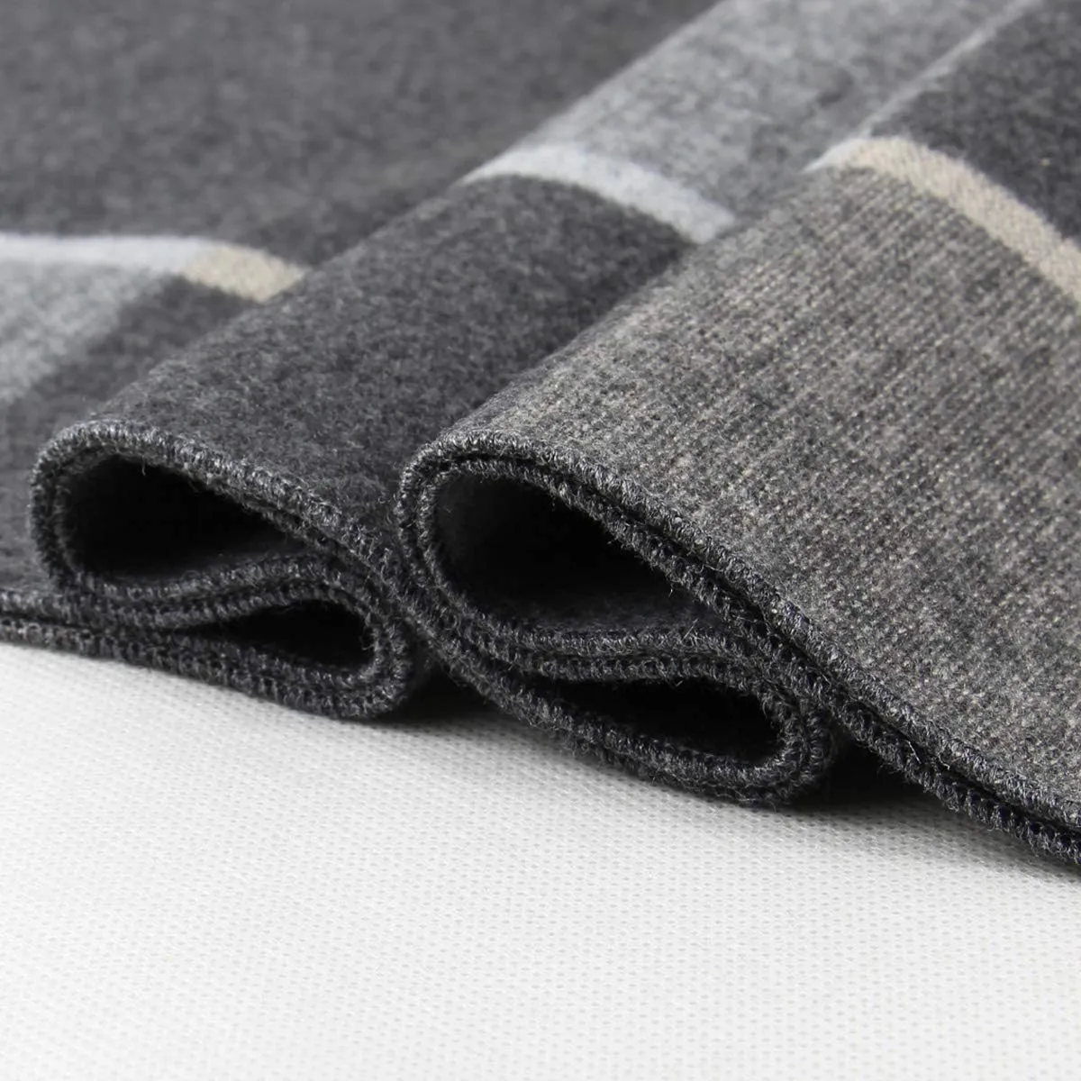 Men's Scarves Classic Arrival Winter Plaid Scarf Tassel Edge Soft Warm Scarf